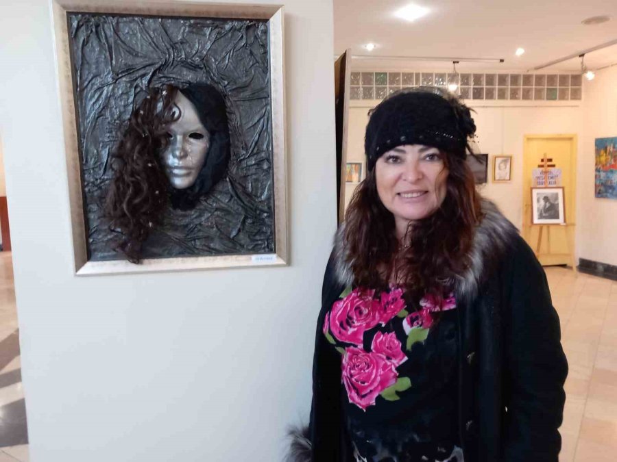 Eskişehir’deki 48 Kadın Ressam 48 Eserini Sergiledi