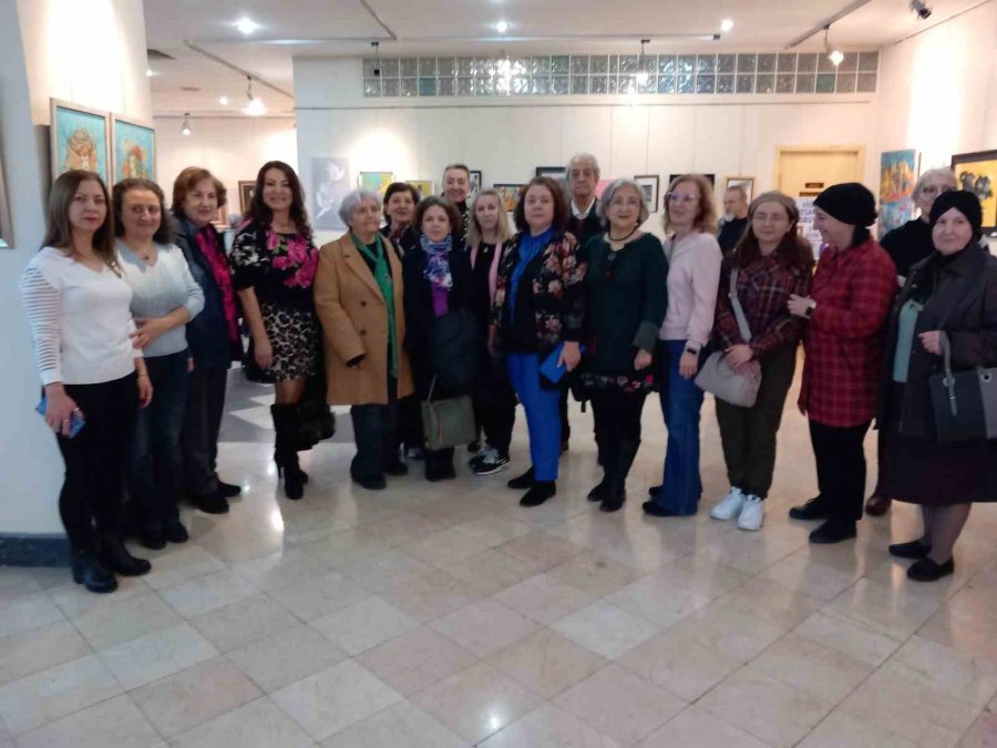 Eskişehir’deki 48 Kadın Ressam 48 Eserini Sergiledi