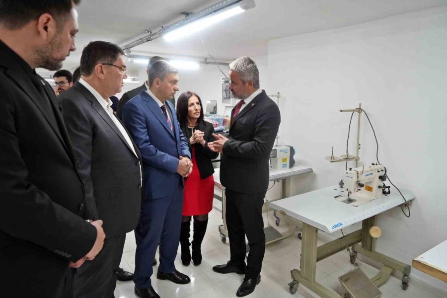 Tekstil Ve El Sanatları Atölyesinde Kadınlar Hem Üretecek Hem De Aile Bütçelerine Katkı Sağlayacak