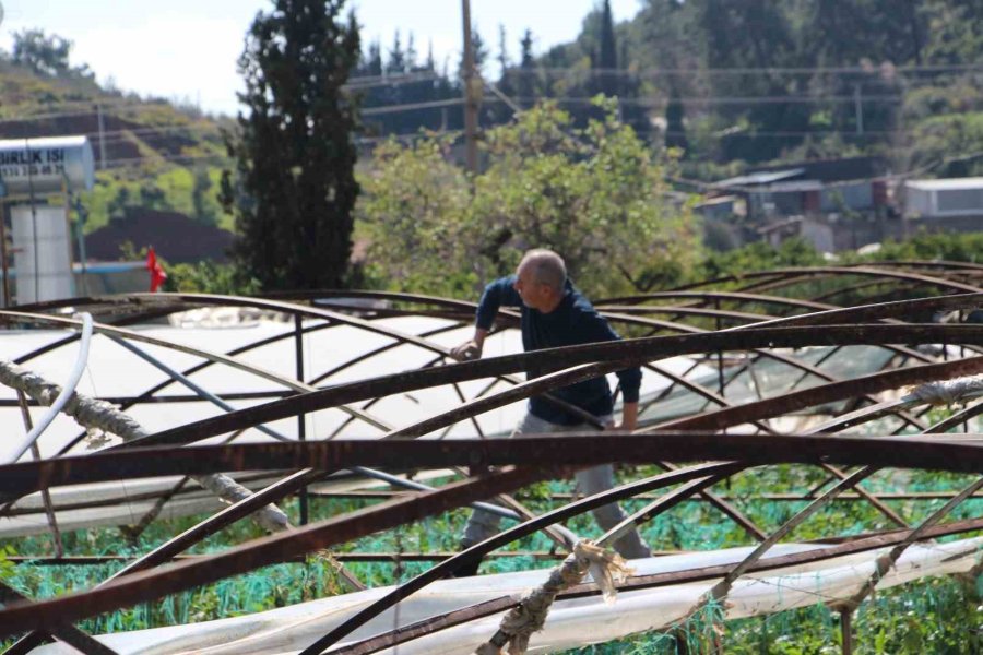 Kumluca’da Hortum Afetinden 265 Dönüm Alanda 111 Üretici Etkilendi