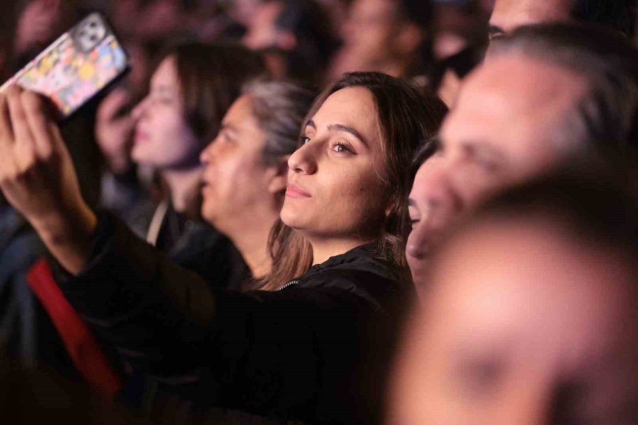 Ata’nın Antalya’ya Gelişi Koray Avcı Konseriyle Kutlandı