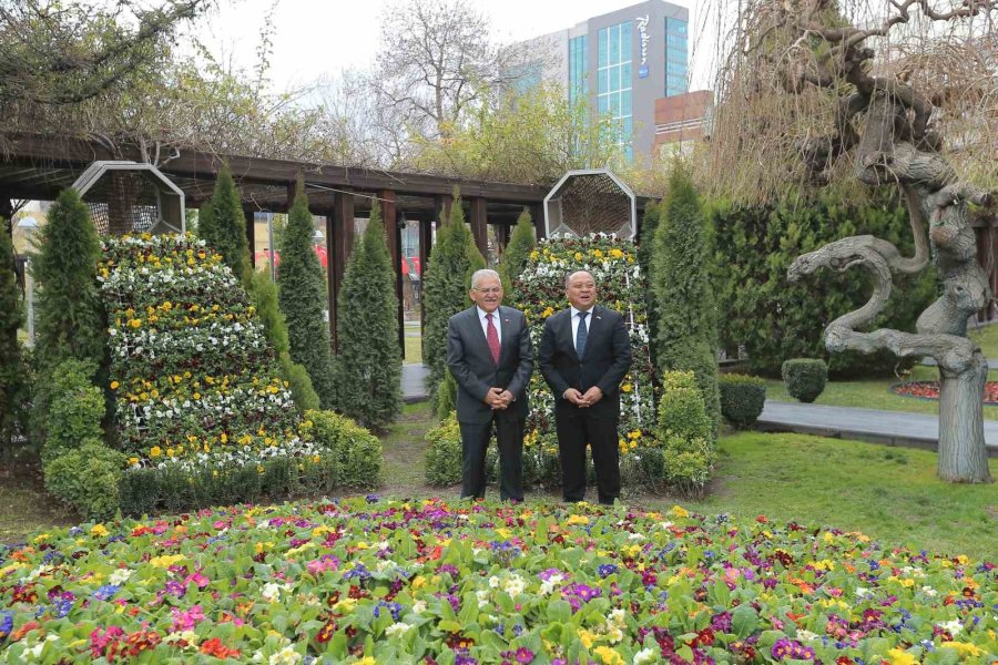 Endonezya Büyükelçisi Purnama’dan Başkan Büyükkılıç’a Ziyaret