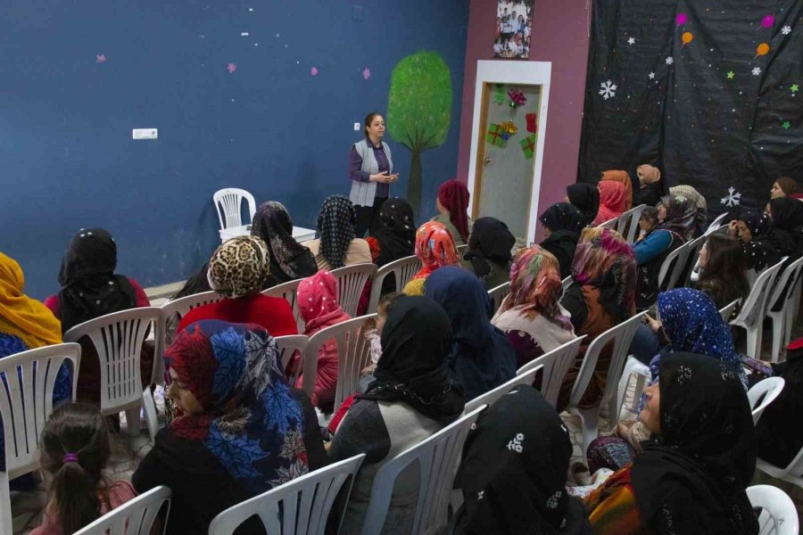 Mersin’de Kadınlar; ‘medeni Haklar’, ‘şiddet Türleri Ve Şiddet Farkındalığı’ İle ‘psikolojik Öz Savunma’ Konularında Bilgilendirildi