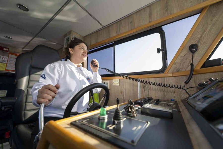 Mersinli Kadın Kaptan, Denizde Gemi Kaynaklı Kirliliği Denetliyor