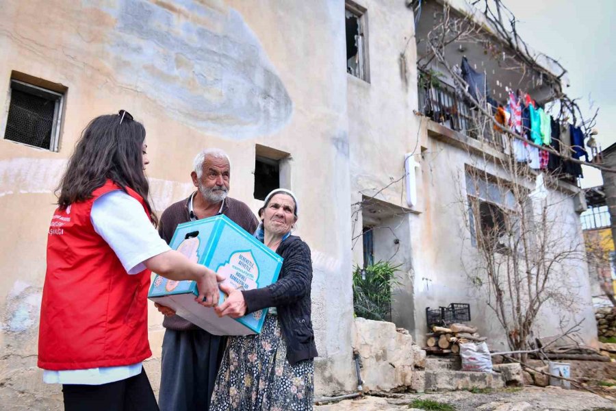 Mersin’de 144 Bin Haneye ’ramazan Dayanışma Paketi’ Ulaştırılacak