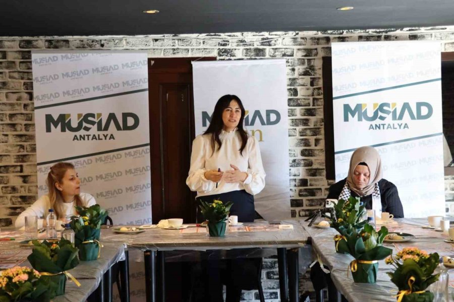 Müsiad Kadın Antalya Şubesi, Kadınları Seramik Boyama Sanatıyla Buluşturdu