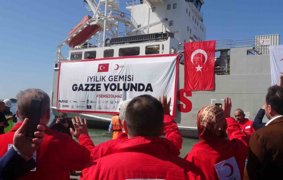 Türk Kızılay’ının 7’inci ’iyilik Gemisi’ Gazze’ye Uğurlandı