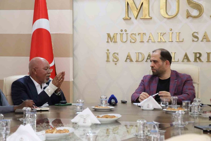 Uganda Dışişleri Bakanı’ndan İş Adamlarına Yatırım Daveti