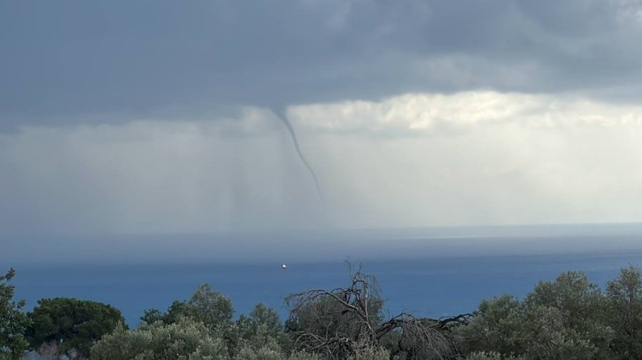 Alanya’da Aynı Anda 5 Hortum Ve Dolu Yaşandı