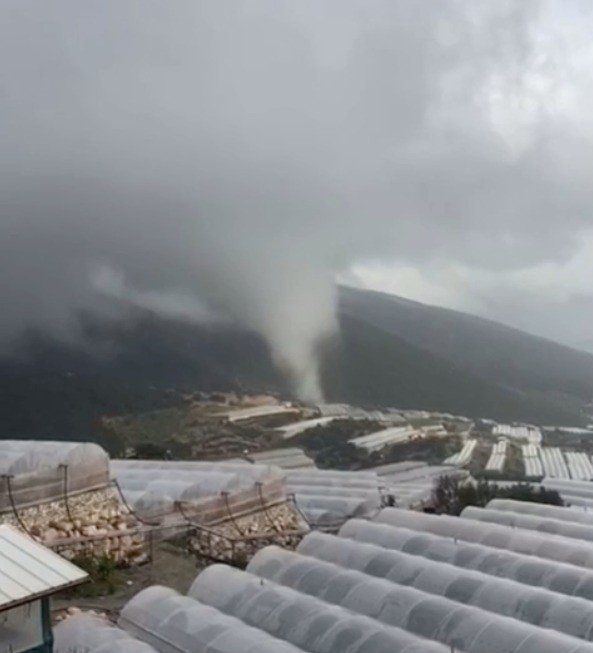 Seraları Yerle Bir Eden Hortum Kabusu Böyle Geldi