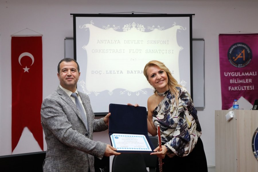 Flüt Sanatçısı Lelya Bayramoğulları’ndan Aü’de Konser