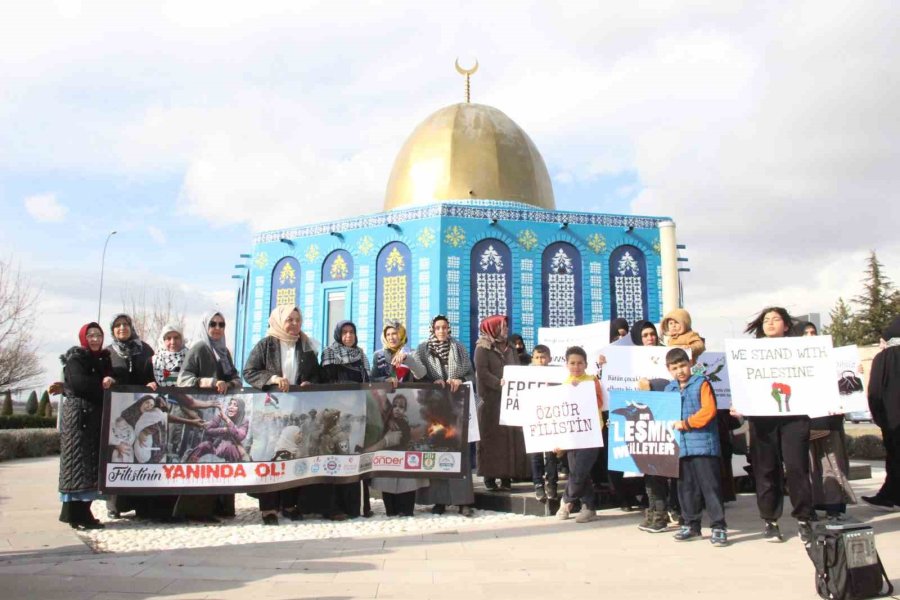 Karaman’da Kadınlardan İsrail’e ’bebek Kefenli’ Protesto