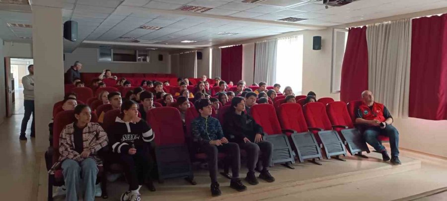 Kemer Belediyesi’nden Okullarda Deprem Farkındalık Eğitimi