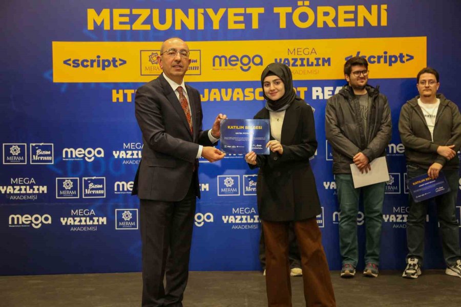 Mega Yazılım Akademisi İlk Mezunlarını Verdi