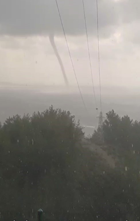 Alanya’da Aynı Anda 5 Hortum Ve Dolu Yaşandı