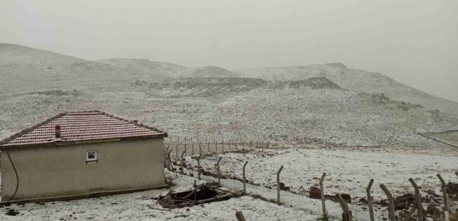 Kulu’da Dolu Yağışı Etkili Oldu