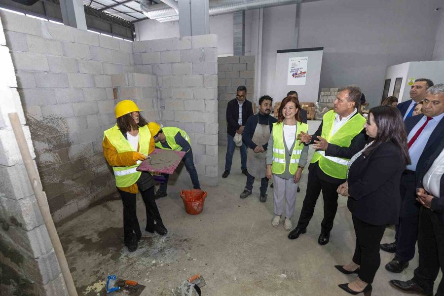 Büyükşehir Belediyesi ’mersinli Kadın Ustalar’ Projesini Hayata Geçirdi