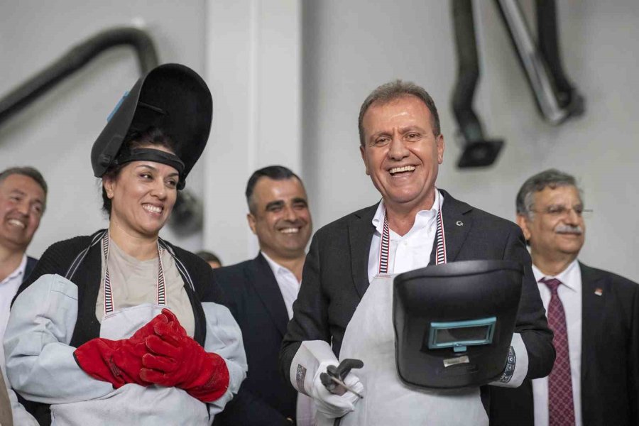 Büyükşehir Belediyesi ’mersinli Kadın Ustalar’ Projesini Hayata Geçirdi