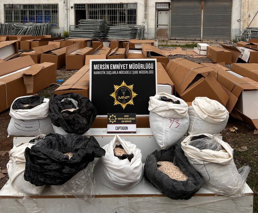 Mobilya Eşyaları Arasında 557 Bin Adet Uyuşturucu Hap Ele Geçirildi