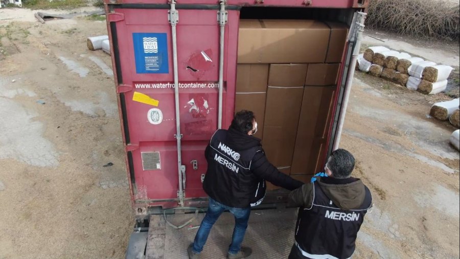 Mobilya Eşyaları Arasında 557 Bin Adet Uyuşturucu Hap Ele Geçirildi