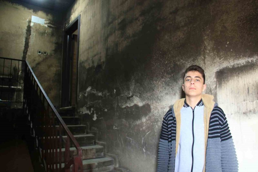 Yangın Sonrası Kapıya Bırakılan Mesaj Tedirgin Etti