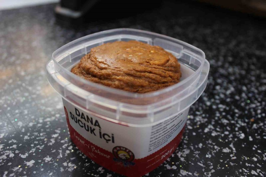 Kayseri’de İftarın Vazgeçilmezi ‘sucuk İçi’