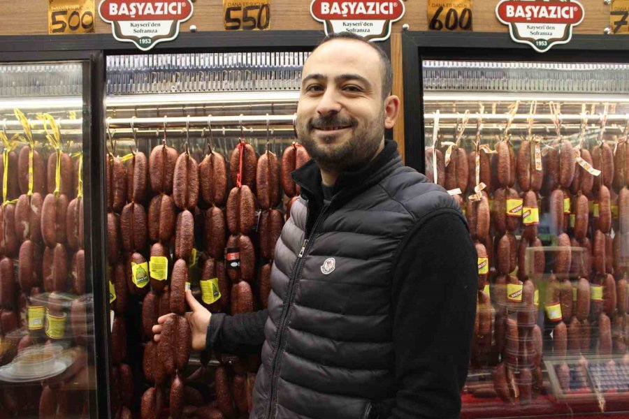 Kayseri’de İftarın Vazgeçilmezi ‘sucuk İçi’