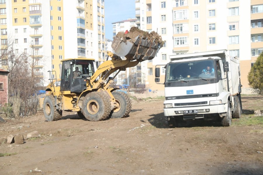 Yıldırım Beyazıt Mahallesi’nde Toplu Temizlik Çalışması Yapıldı