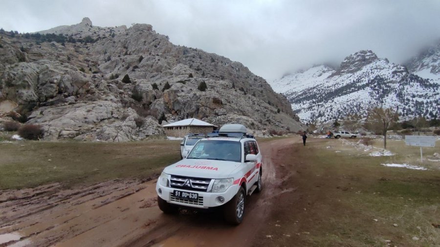 Aladağlar’da Kar Kütlesi Altında Kalan Dağcı Hayatını Kaybetti