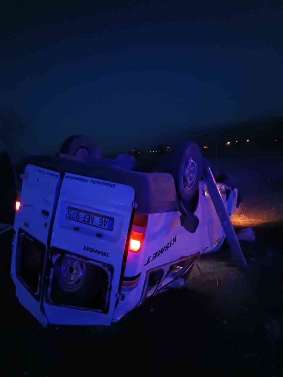 Konya’da Minibüs Şarampole Devrildi: 6 Yaralı