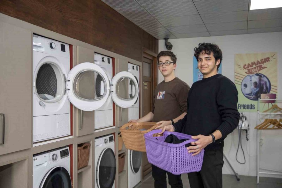 Üniversite Öğrencileri, Çamaşır Kafe İle Zamandan Ve Bütçeden Tasarruf Ediyor