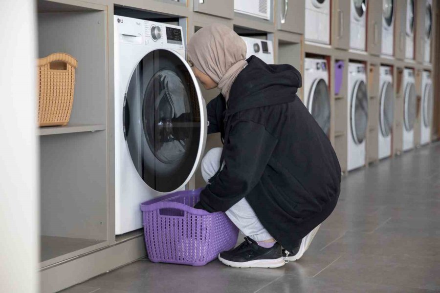 Üniversite Öğrencileri, Çamaşır Kafe İle Zamandan Ve Bütçeden Tasarruf Ediyor