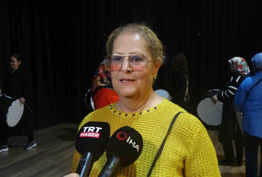 Kadın Davulcular, İlk Sahura Vatandaşları Manilerle Uyandırdı