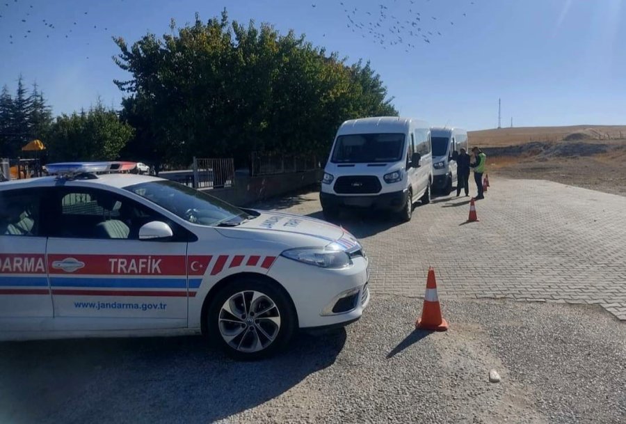 Trafik Jandarmasından Öğrenci Servislerine Sıkı Denetim