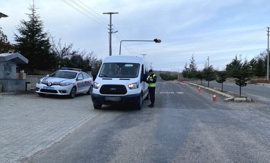 Trafik Jandarmasından Öğrenci Servislerine Sıkı Denetim