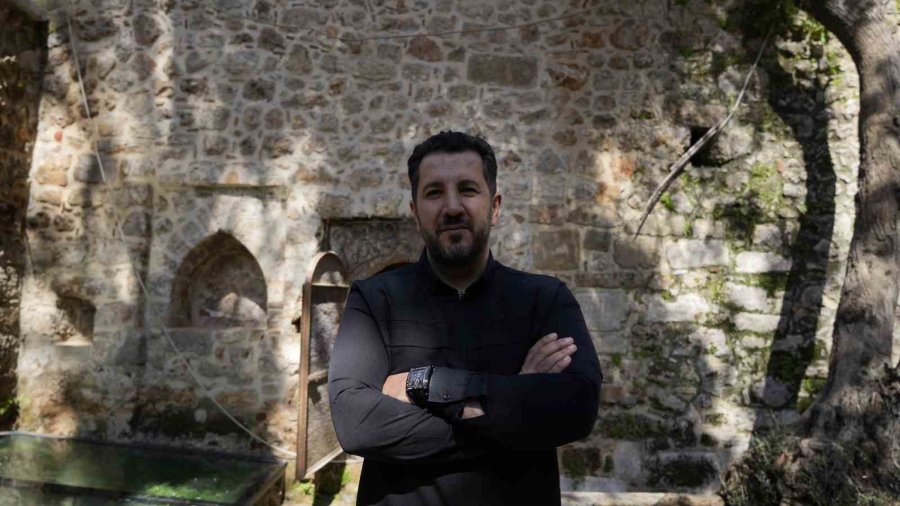 Betonla Kaplanan Tarihi Hamama Neşter