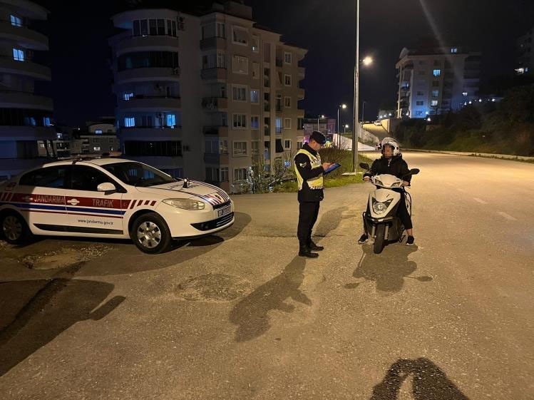 Jandarmadan 128 Araç Ve Sürücüsüne Para Cezası