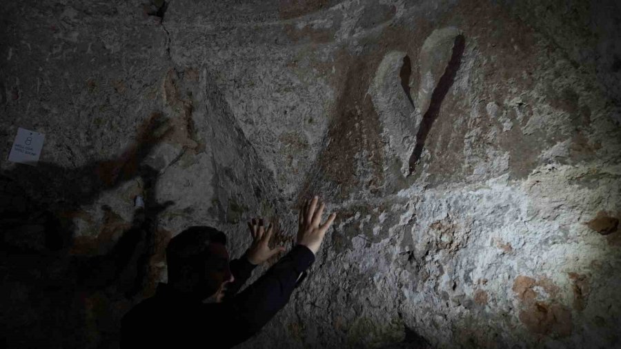 Betonla Kaplanan Tarihi Hamama Neşter