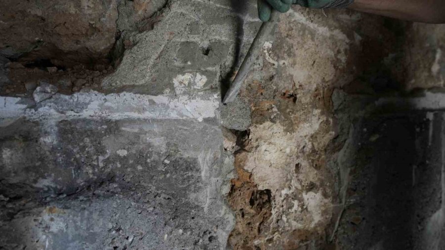 Betonla Kaplanan Tarihi Hamama Neşter