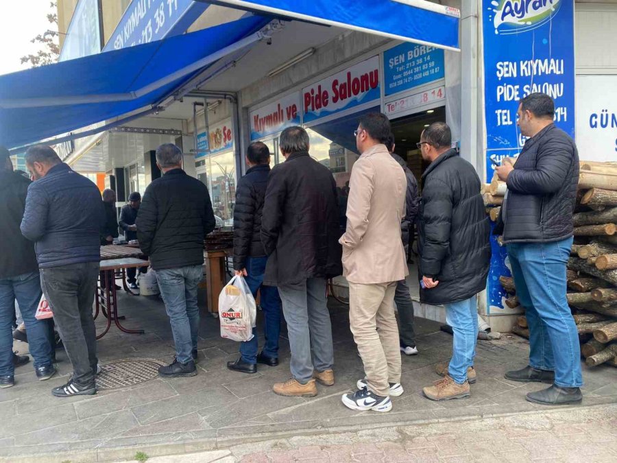 Aksaray’ın Coğrafi İşaret Belgeli Tahinli Pidesi Ramazan Ayının Vazgeçilmezi Oldu