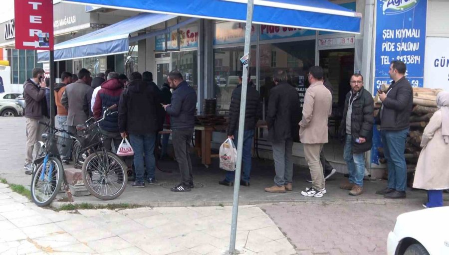 Aksaray’ın Coğrafi İşaret Belgeli Tahinli Pidesi Ramazan Ayının Vazgeçilmezi Oldu