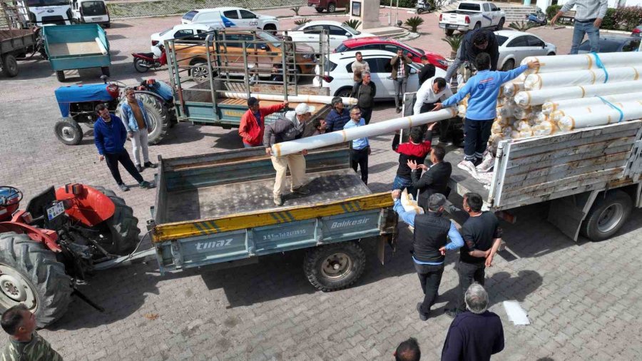 Hortumdan Zarar Gören Demreli Üreticilere Naylon Desteği