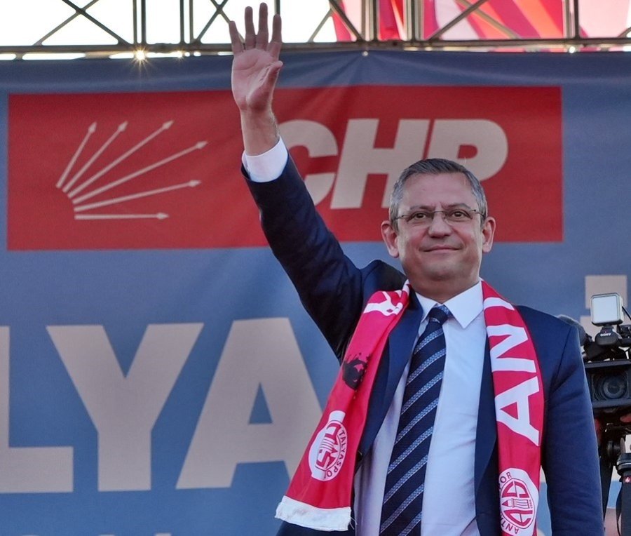 Chp Genel Başkanı Özel: "15 Gün Sonra Tarih Yazacağız"