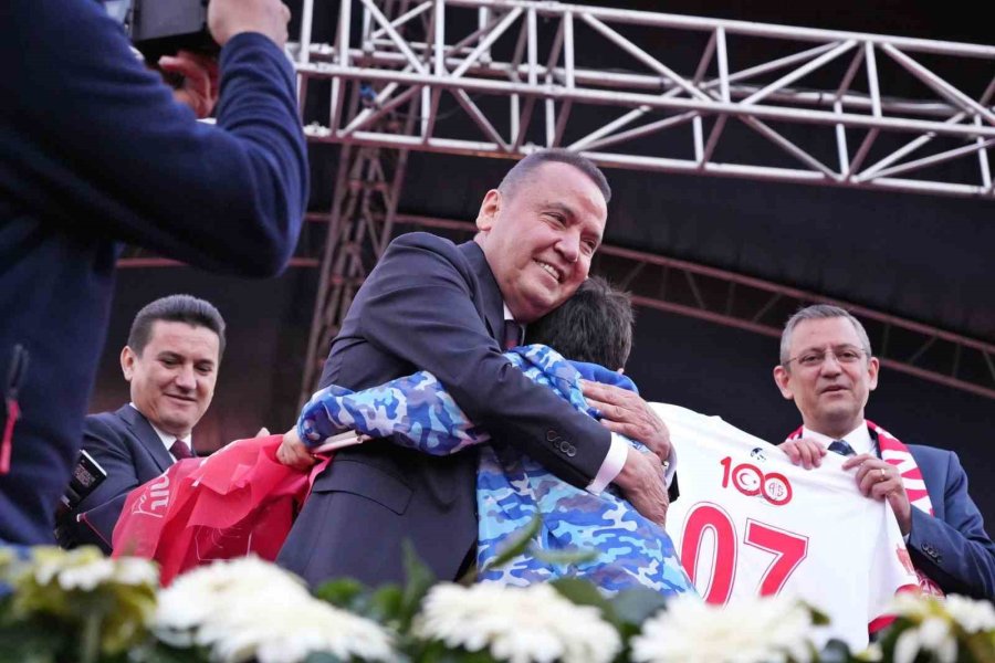 Chp Genel Başkanı Özel: "15 Gün Sonra Tarih Yazacağız"