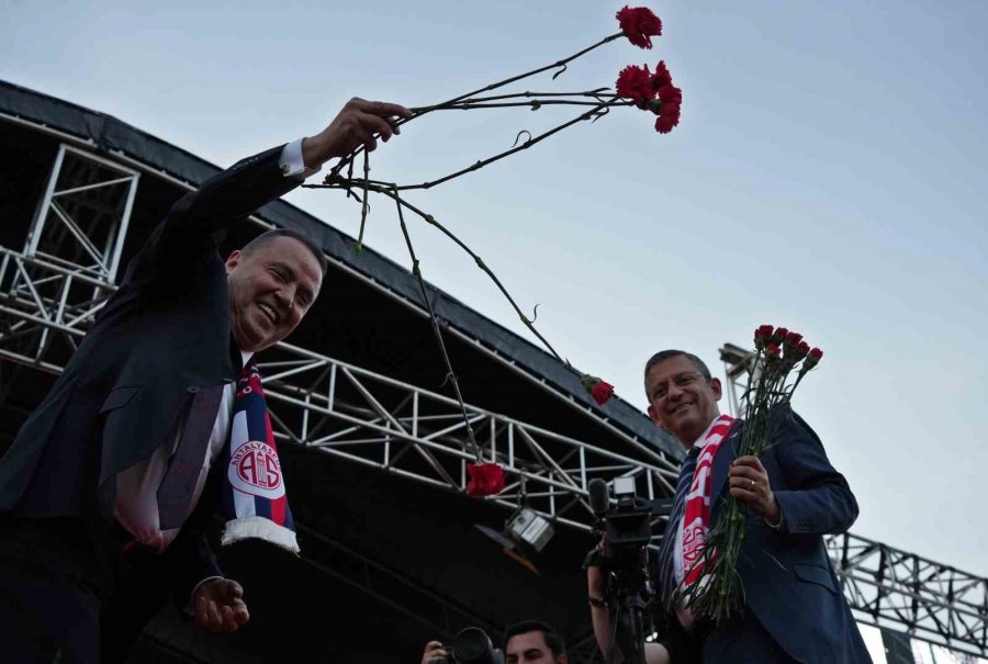 Chp Genel Başkanı Özel: "15 Gün Sonra Tarih Yazacağız"