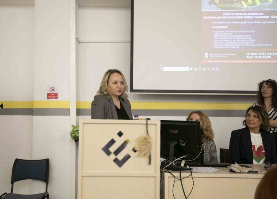 Estü, Amazonlar Dragon Kadın Kürek Takımı Söyleşisine Ev Sahipliği Yaptı