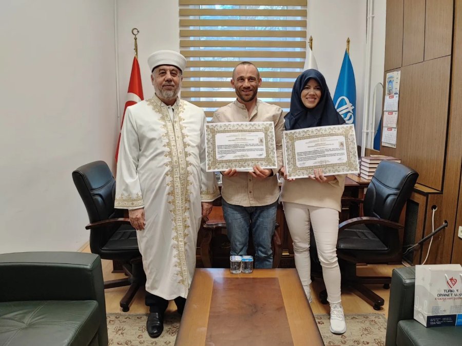 Eskişehir’de Müslüman Olan Nicolai Ve Maria Arif Davud Ve Meryem İsimlerini Aldılar