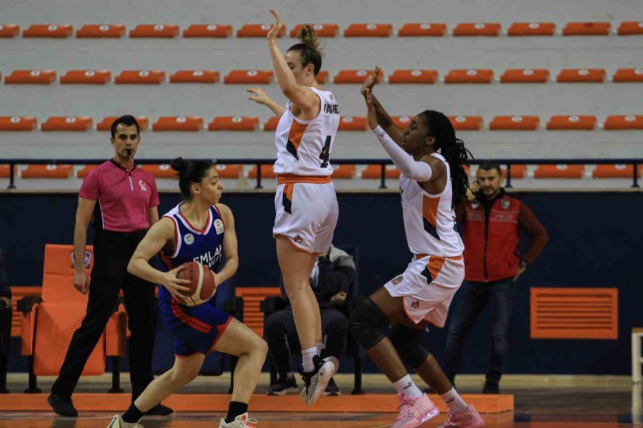 Kadınlar Basketbol Süper Ligi: Çbk Mersin: 93 - Emlak Konut: 80