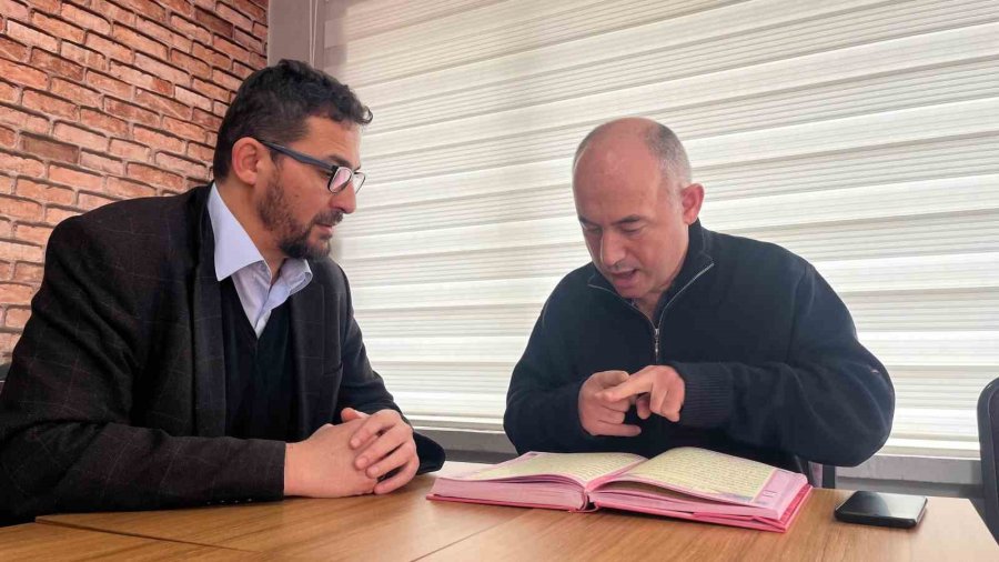 İşitme Engellilerin Ramazan’da ‘kur’an-ı Kerim’ Azmi Takdir Topluyor