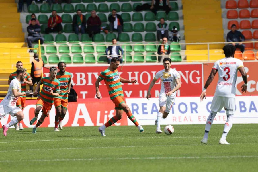 Trendyol Süper Lig: Alanyaspor: 0 - Kayserispor: 0 (ilk Yarı)